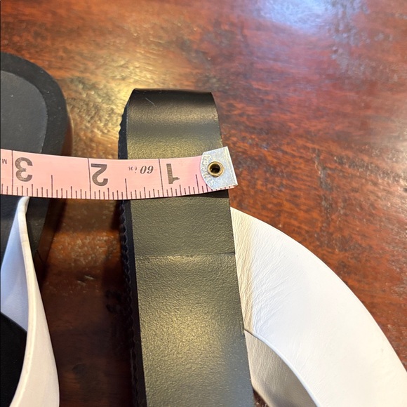 Tory Burch Black and White Platform Flip Flop Sandals size 8 - Picture 9 of 9